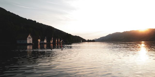 Der Alpsee im Allgäu bei Sonnenuntergang. Alles zu Alpsee Camping liest du hier.