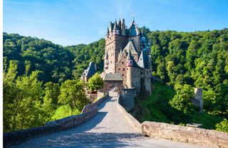 Blick auf die Burg Eltz.