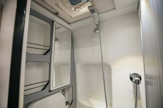 Mooveo van wet room - mirror, shower, sink