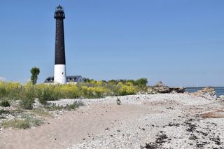 Ein Leuchtturm auf Saaremaa. 