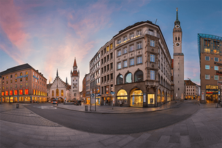 Der Marienplatz bei Sonnenuntergang