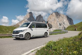 VW t6.1 in den Dolomiten