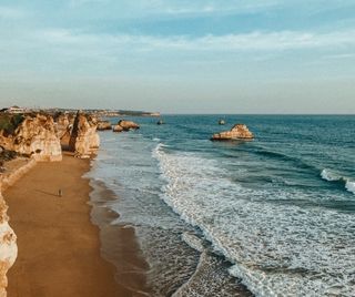 Strand an der Algarve in Portugal